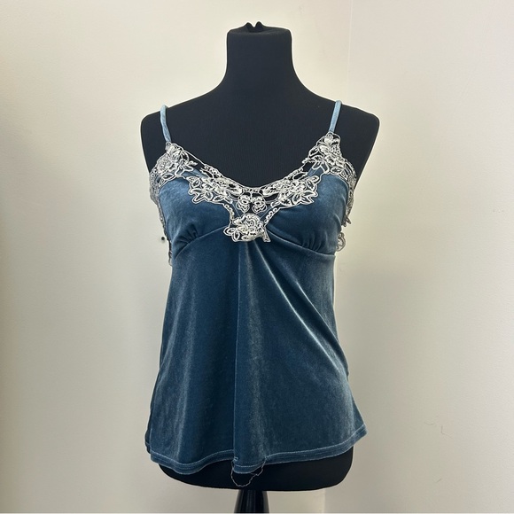 Lace tank top, 97% polyester, 3% spandex, ( NO TAG ) - Picture 4 of 6
